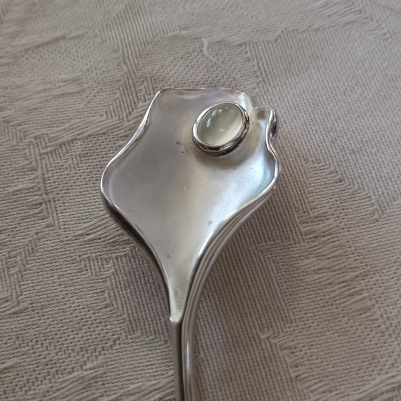 Kai-Yin Lo Sterling Silver Calla Lilly Brooch, WWF Collection - Picture 4 of 11